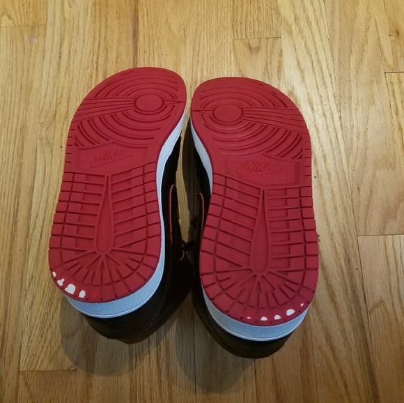 Jordan 1 Retro Mid Black/Red/White - Picture 2 of 7